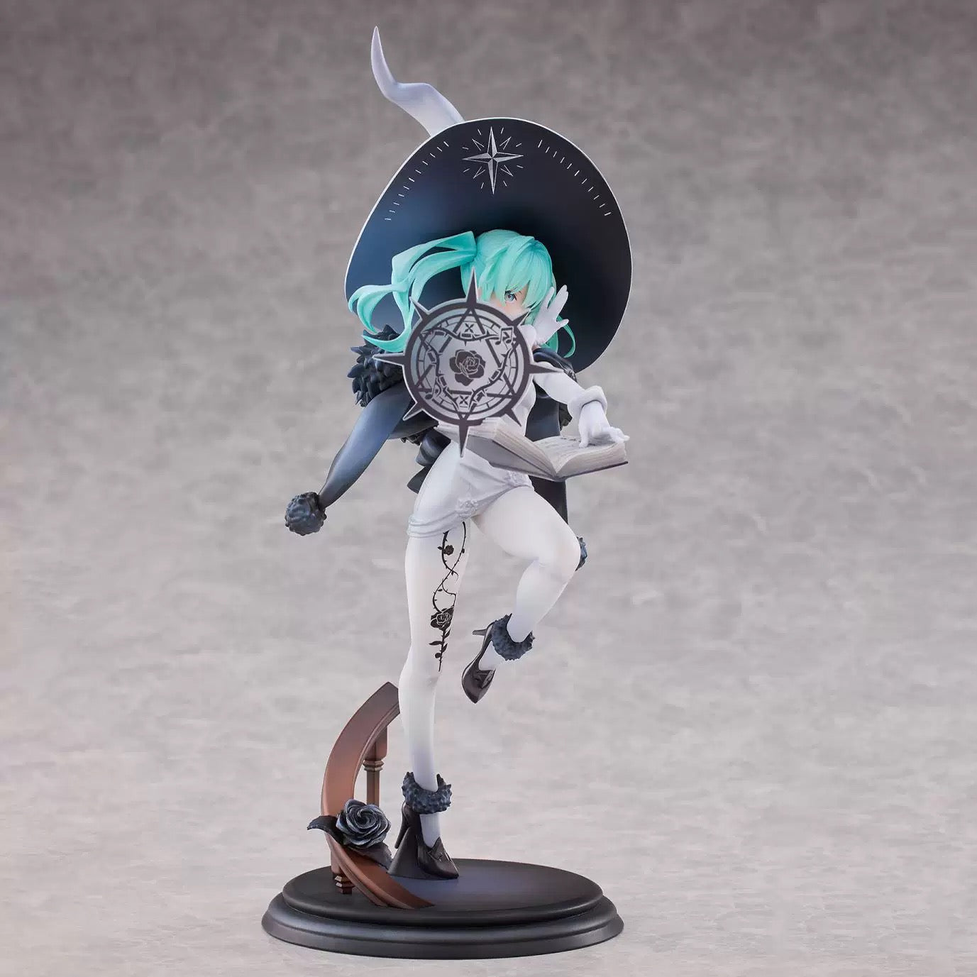 Hatsune Miku - Rise Up - 1/8 Figure - Fantasia Witch Ver