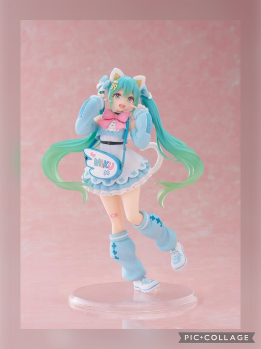 PREORDER - 50% NON REFUNDABLE deposit for Hatsune Miku - Hatsune Miku Fashion Series - Fancy from Taito figure - November 2025 - delayed till Dec