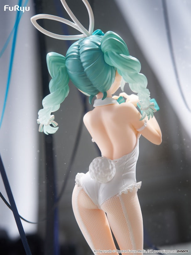 PREORDER - 50% NON REFUNDABLE deposit for Hatsune Miku - BiCute Bunnies - White Rurudo ver -  arrival February 2025