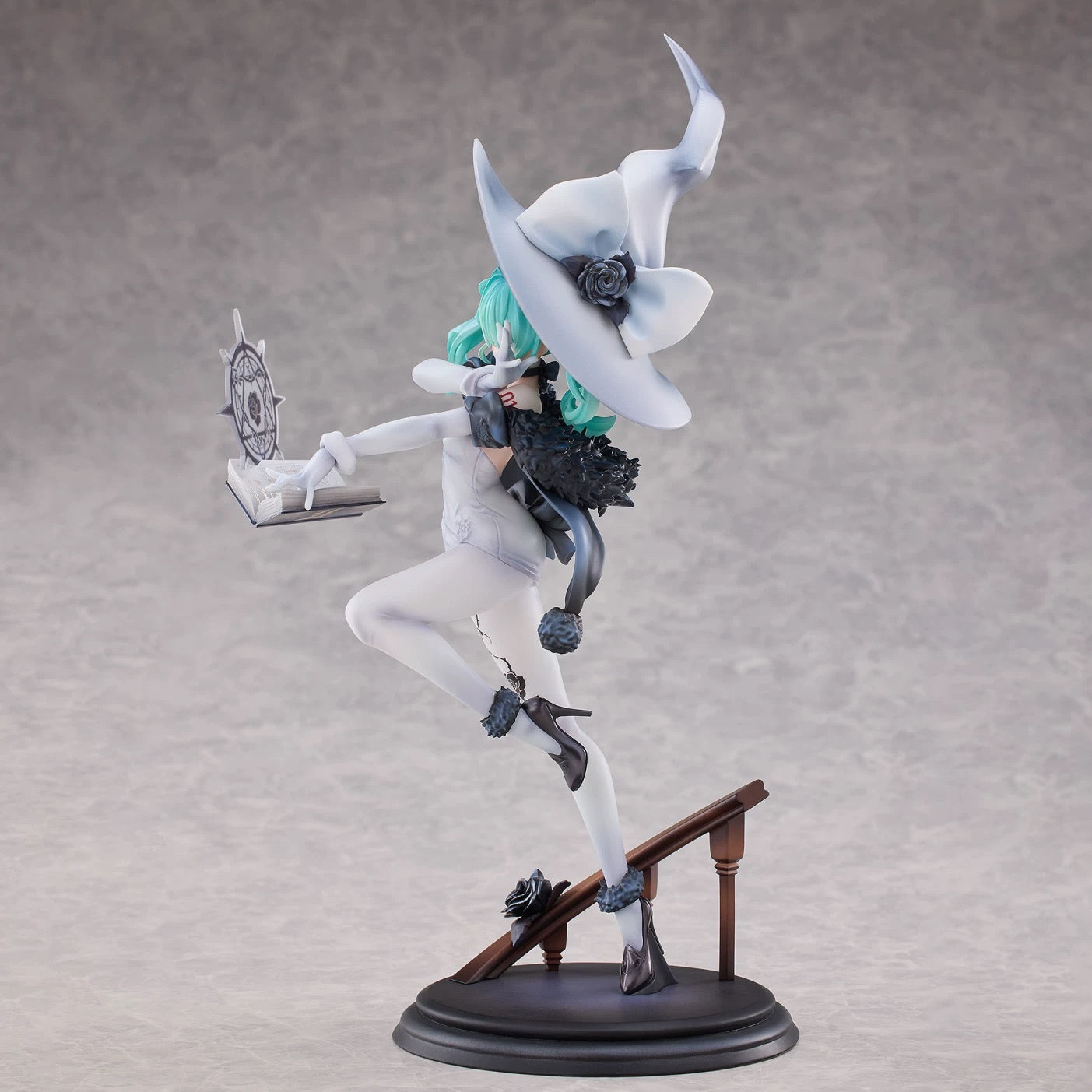 PREORDER - 50% NON REFUNDABLE deposit for Hatsune Miku - Rise Up - 1/8 Figure - Fantasia Witch Ver -  arrival July 2025